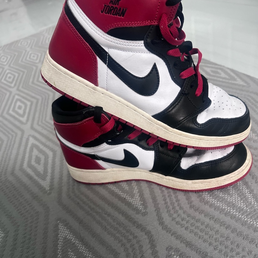 Air Jordan 1 Mid “Bred Toe” GS 7Y / 8.5w